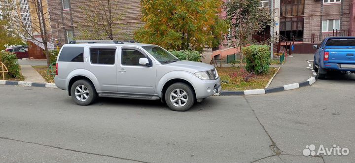 Nissan Pathfinder 2.5 МТ, 2010, 137 000 км