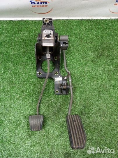 Педальный узел Chevrolet Lacetti хетчбек 1.6 F16D3
