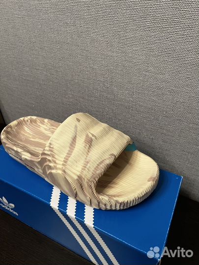 Тапки Adidas Adilette 22 Slides Sand Strata