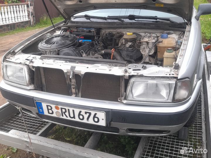 Передний бампер Audi 80b4