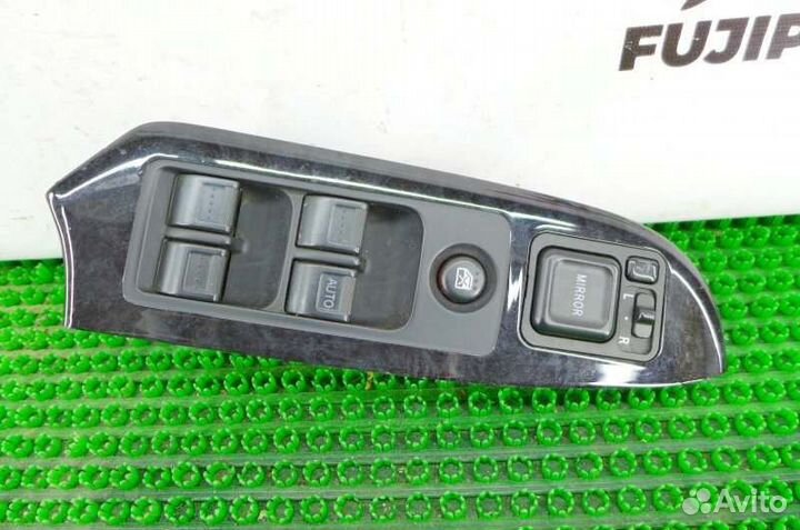 Блок управления стеклоподъемниками передний правый