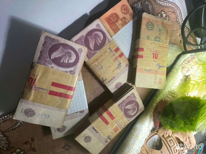 Пачки 25 рублей и 10 рублей СССР