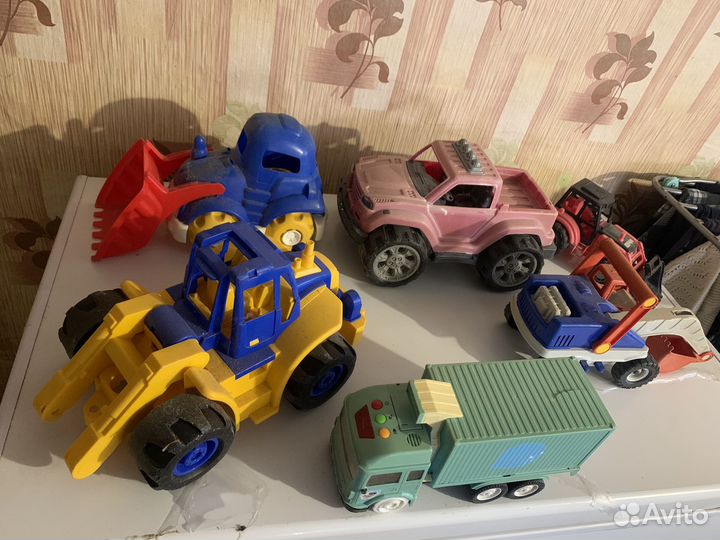 Машинки игрушки