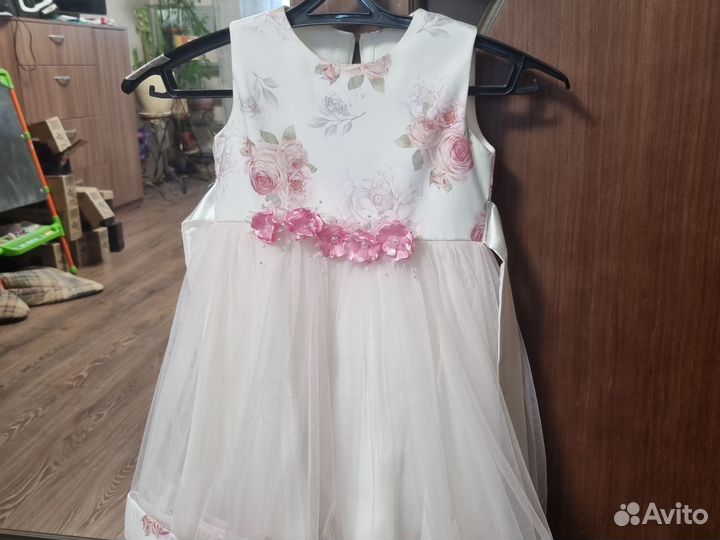Нарядное платье для девочки 92-98