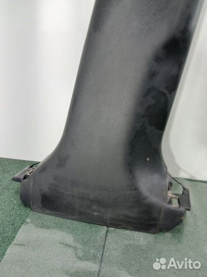 Обшивка средней стойки нижняя правая Infiniti Qx70