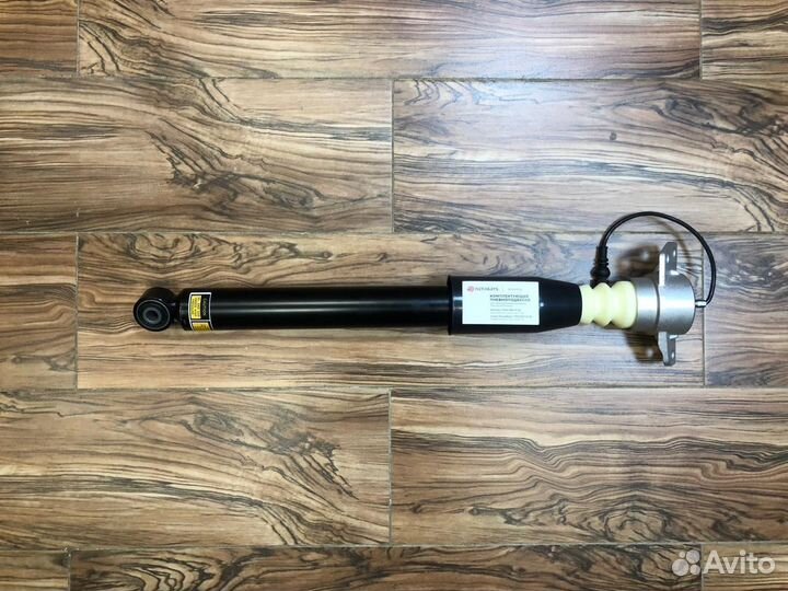 Задний амортизатор автомобиля audi А6 с7