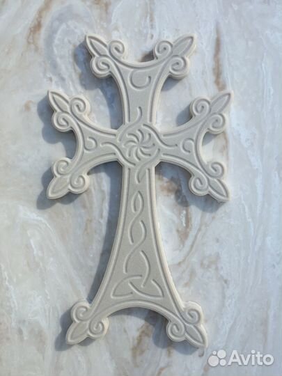 Кресты и таблички на памятники