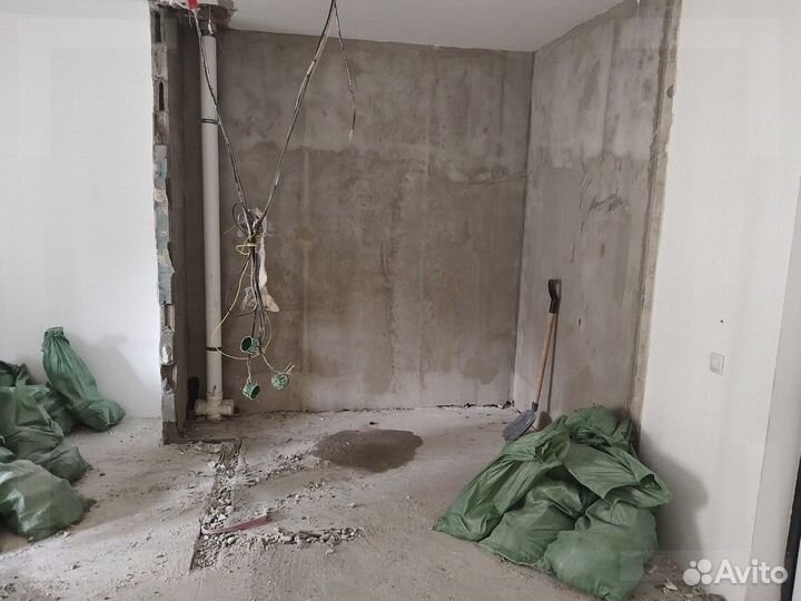 Демонтаж квартир очистка стен от краски