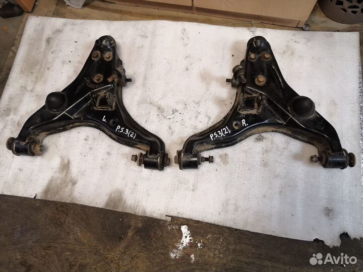 Mitsubishi Pajero Sport 3 рычаг передний нижний