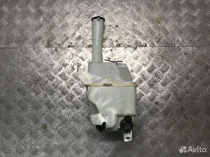 Бачок омывателя Toyota Sienna 2
