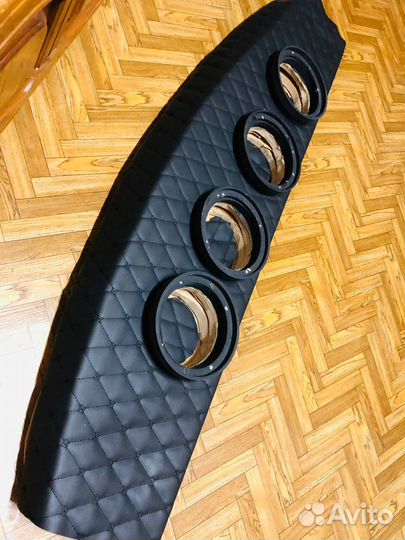 Полка задния на волгу под 16 динамики