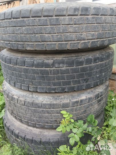 Шины 10.00 r20 бу