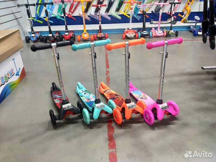 Трехколесный детский самокат mini Scooter print