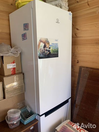 Холодильник indesit DS 4200w
