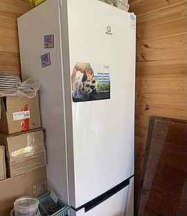 Холодильник indesit DS 4200w
