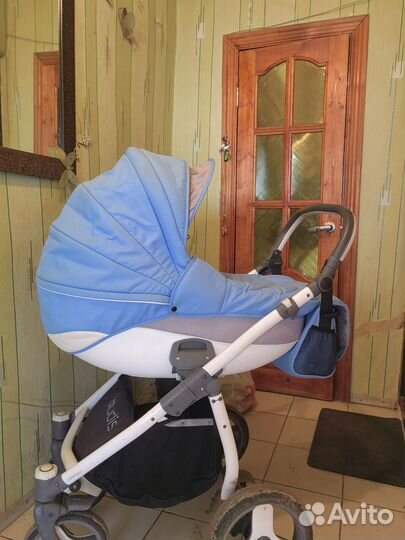 Коляска 3 в 1 с автолюлькой