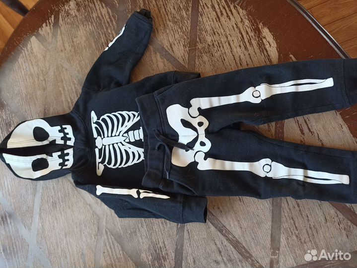 Костюм с скелетом