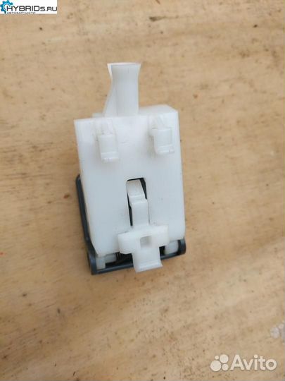 Ручка открывания капота Toyota Prius 2 NHW20