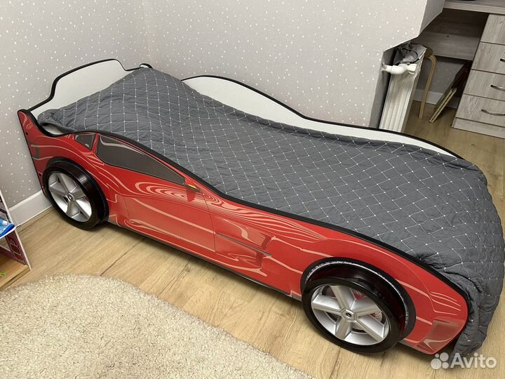 Детская кроватка машинка