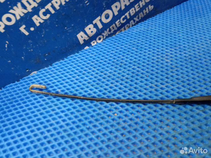 Правый поводок дворника Volvo S80 седан 2004