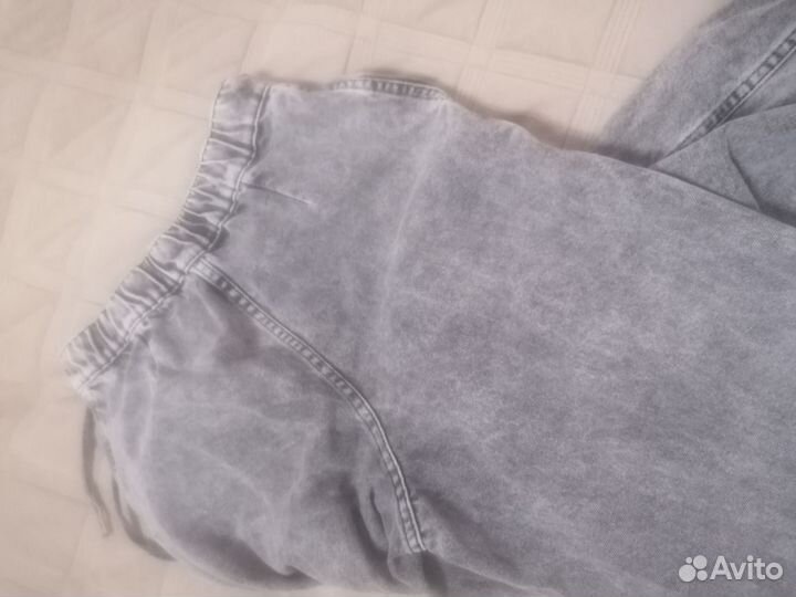 Джинсы широкие