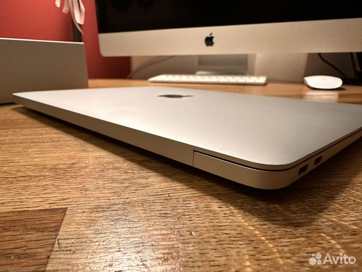 Macbook Air 2020 i3 256гб