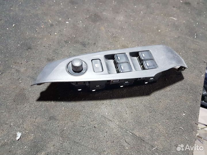 Блок стеклоподъемников Mazda Axela BM BN