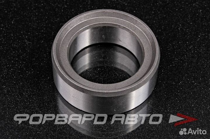 Втулка запорная полуоси 42*61*22 S10H-26-152A mazda Япония