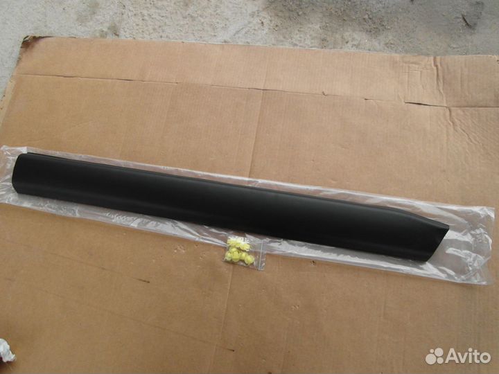 Молдинг двери передней правой Nissan X-Trail T31