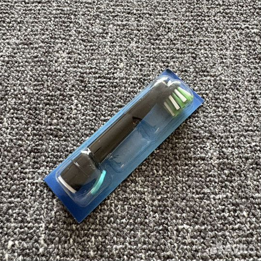 Зубная щетка Oral B PRO