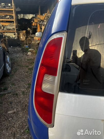 Фонарь задний левый Skoda roomster praktik