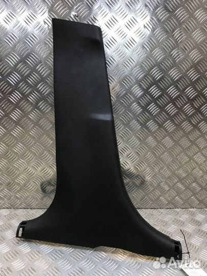 Обшивка центральной стойки левая Hyundai Solaris