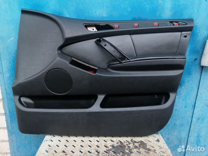 Обшивка передней правой двери черная BMW X5 e53