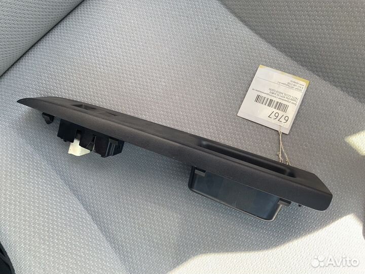 Накладка стеклоподъемника задняя правая