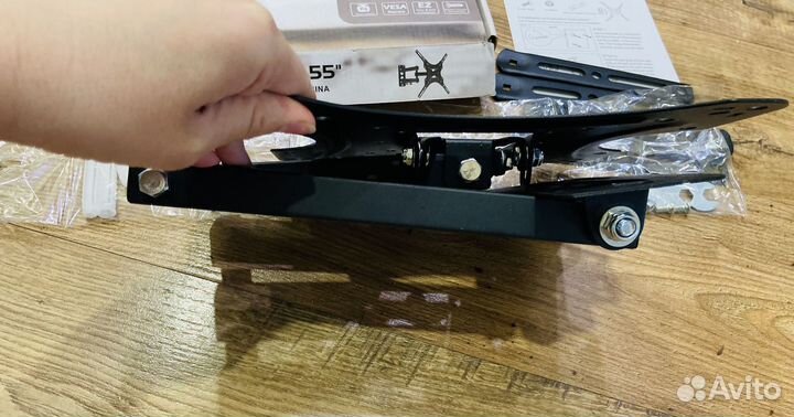 Кронштейн для телевизора поворотный новый