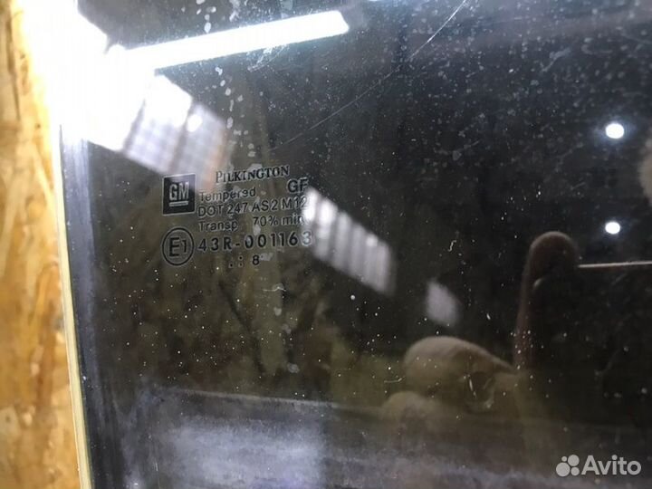 Стекло двери заднее правое Opel Astra H седан 1.6