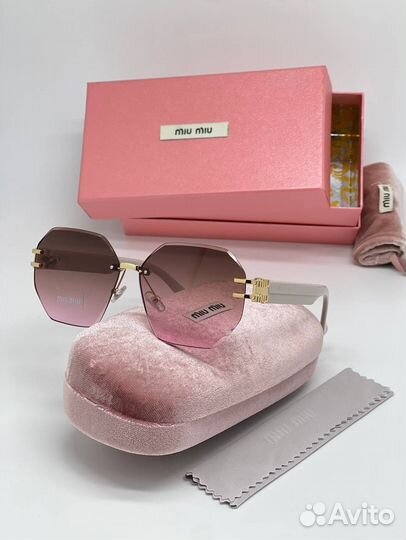 Солнцезащитные очки miu miu