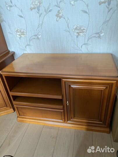 Мебель и массива. Италия