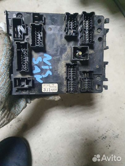 Блок предохранителей Nissan Bluebird монтажный