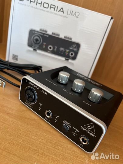 Звуковая карта Behringer U-Phoria UM2