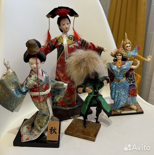 Куклы-статуэтки из разных стран