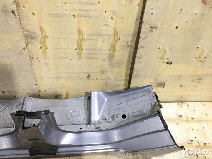 Порог левый Mitsubishi Colt Plus Z23W 4A91 2006