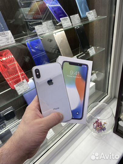 iPhone X, 64 ГБ