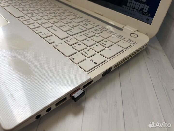 Игровой ноутбук Toshiba 2 видеокарты/i7/10gb