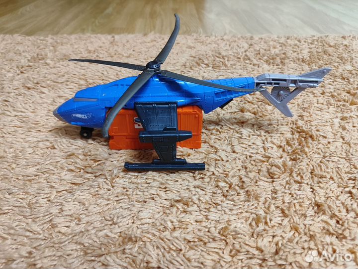 Игровой трек hot wheels + автовоз и вертолет