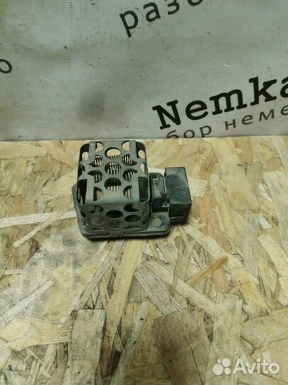 Резистор печки Mercedes-Benz E-Classe W124 M102