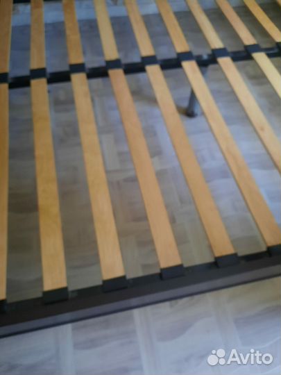 Кровать двухспальная с матрасом 160 200