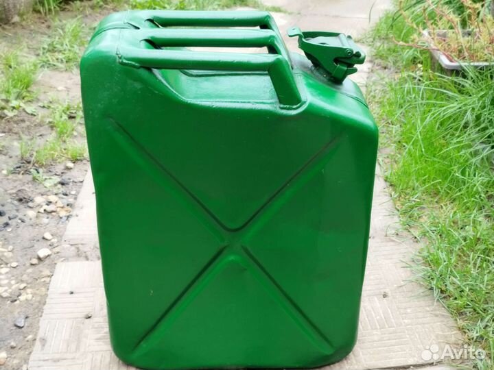 Канистры металлические 20 литров