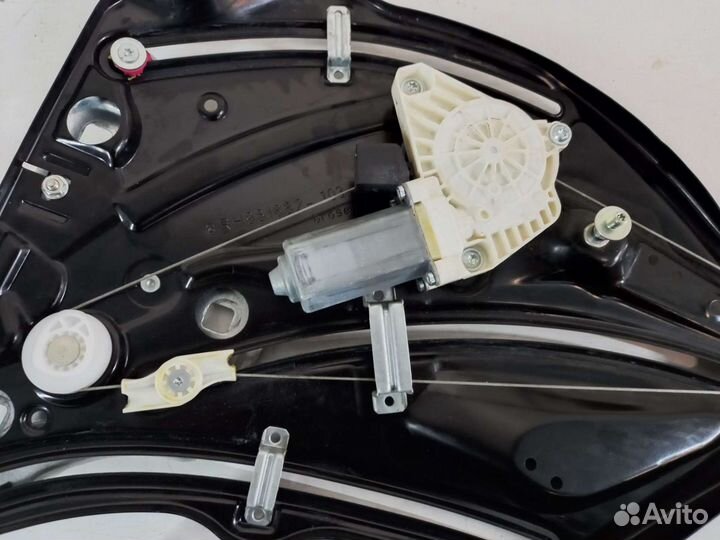 Стеклоподъемник задний правый Mercedes Benz E-clas