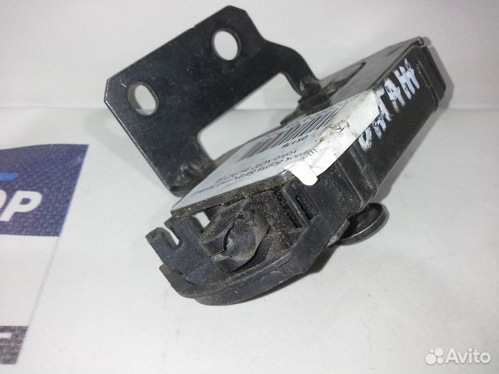 Замок борта багажника правый Volvo XC90